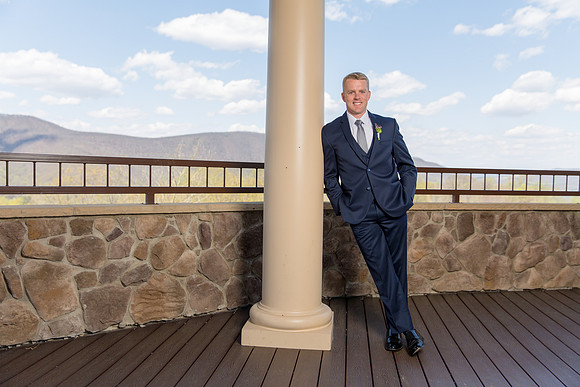 2018 28 04 groom and groomsmen1046.jpg