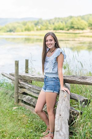2018_Maddy_Senior-10.jpg