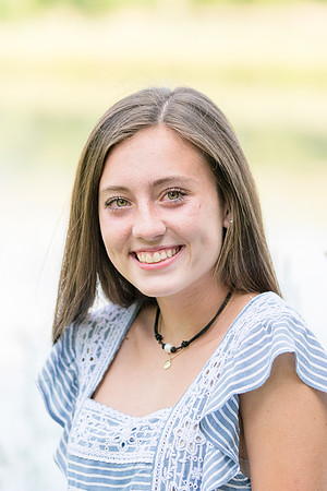 2018_Maddy_Senior-2.jpg
