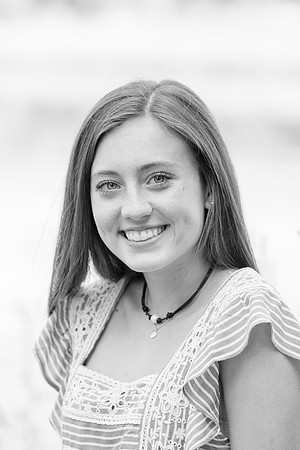 2018_Maddy_Senior-2-2.jpg