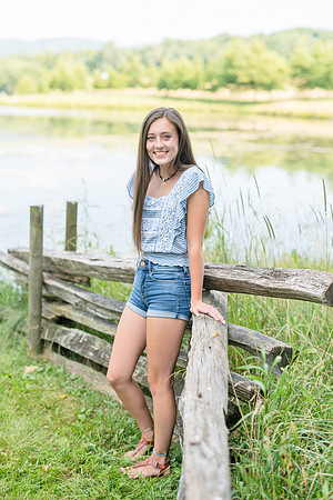 2018_Maddy_Senior-5.jpg