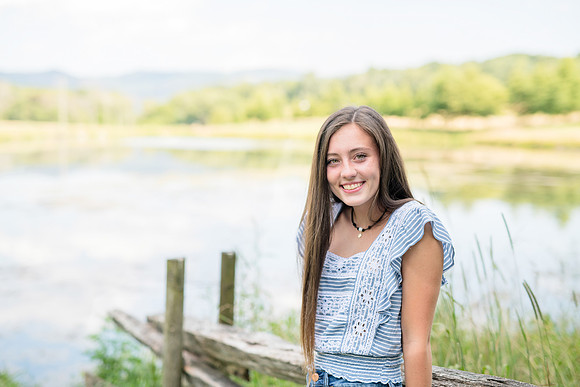 2018_Maddy_Senior-7.jpg
