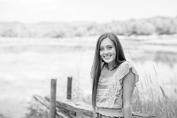 2018_Maddy_Senior-7-2.jpg
