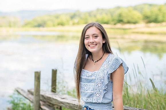 2018_Maddy_Senior-8.jpg