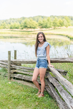 2018_Maddy_Senior-9.jpg