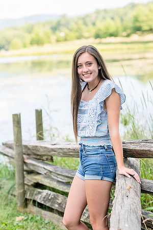 2018_Maddy_Senior-11.jpg