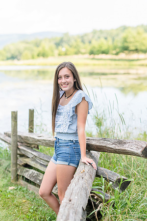 2018_Maddy_Senior-12.jpg