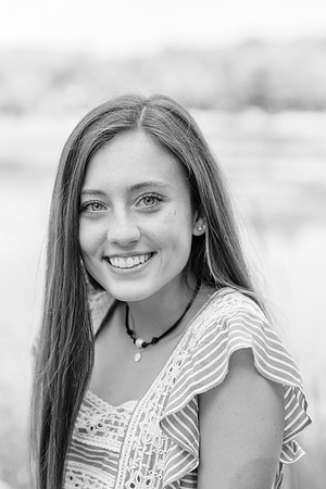 2018_Maddy_Senior-15-2.jpg