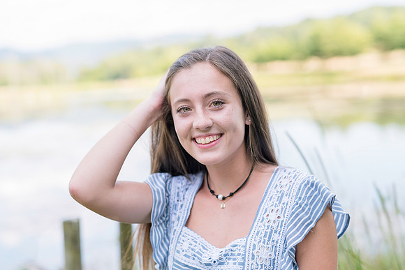 2018_Maddy_Senior-17.jpg