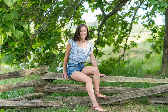 2018_Maddy_Senior-19.jpg