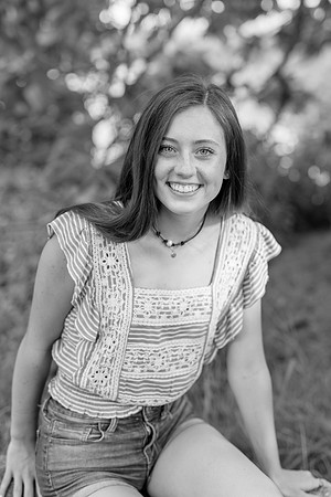 2018_Maddy_Senior-20-2.jpg