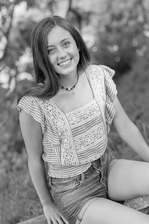 2018_Maddy_Senior-21-2.jpg
