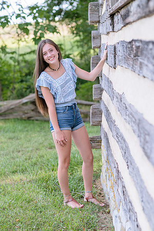 2018_Maddy_Senior-27.jpg