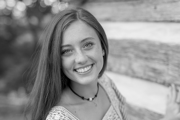 2018_Maddy_Senior-30-2.jpg