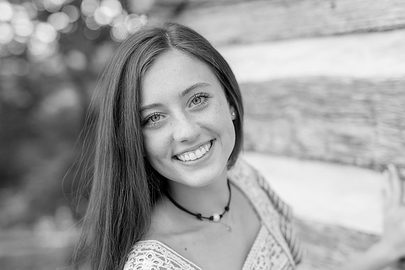 2018_Maddy_Senior-31-2.jpg