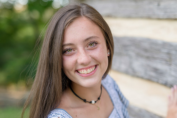 2018_Maddy_Senior-32.jpg