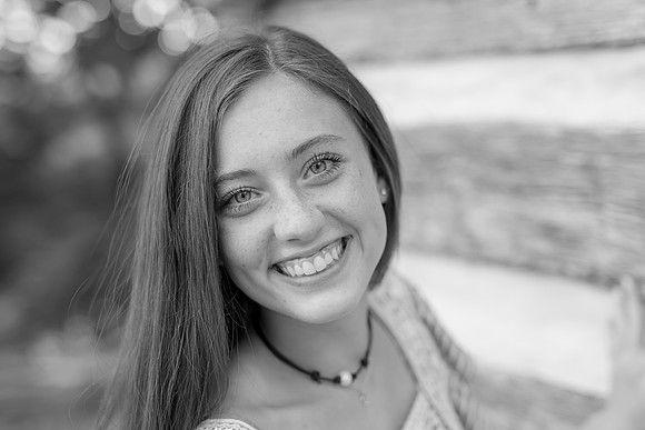 2018_Maddy_Senior-34-2.jpg