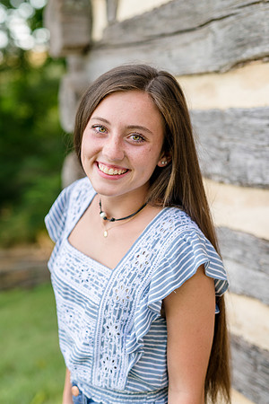2018_Maddy_Senior-35.jpg
