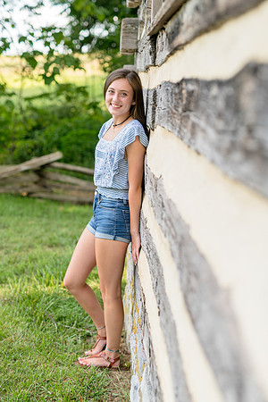 2018_Maddy_Senior-37.jpg