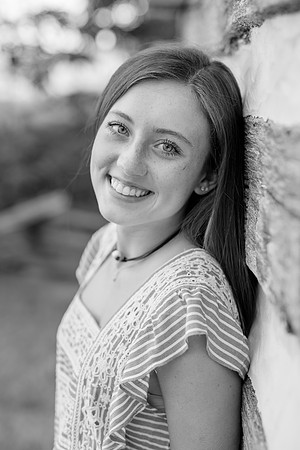 2018_Maddy_Senior-39-2.jpg