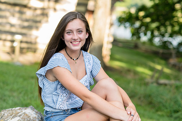2018_Maddy_Senior-41.jpg