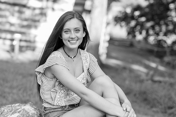 2018_Maddy_Senior-41-2.jpg