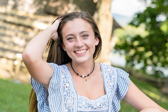 2018_Maddy_Senior-42.jpg