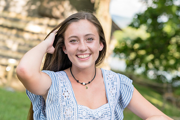 2018_Maddy_Senior-43.jpg