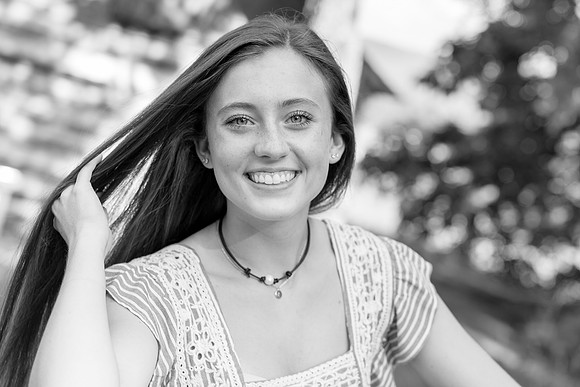2018_Maddy_Senior-44-2.jpg