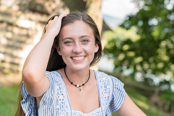 2018_Maddy_Senior-45.jpg