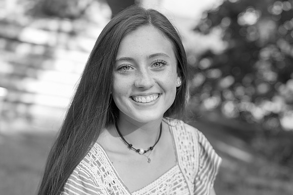 2018_Maddy_Senior-46-2.jpg