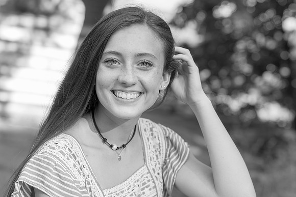 2018_Maddy_Senior-49-2.jpg
