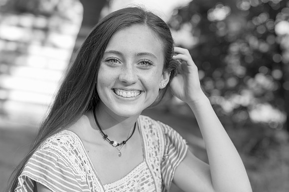 2018_Maddy_Senior-50-2.jpg