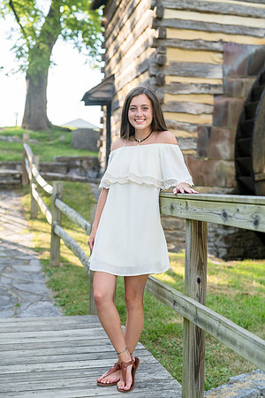 2018_Maddy_Senior-67.jpg