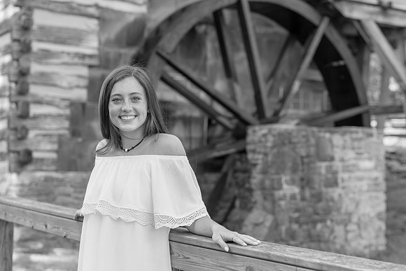 2018_Maddy_Senior-71-2.jpg