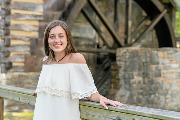 2018_Maddy_Senior-72.jpg