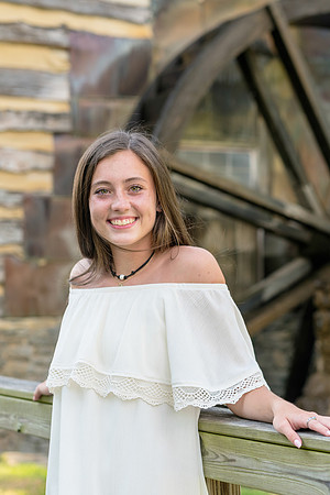 2018_Maddy_Senior-73.jpg