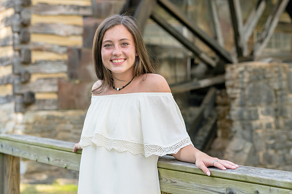 2018_Maddy_Senior-74.jpg