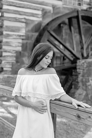 2018_Maddy_Senior-76-2.jpg