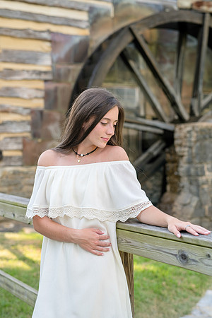 2018_Maddy_Senior-77.jpg