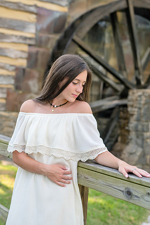 2018_Maddy_Senior-78.jpg