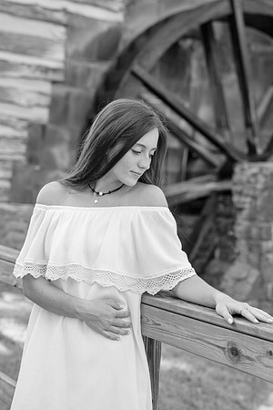 2018_Maddy_Senior-78-2.jpg