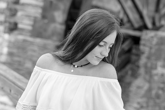 2018_Maddy_Senior-79-2.jpg