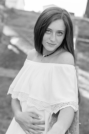2018_Maddy_Senior-82-2.jpg