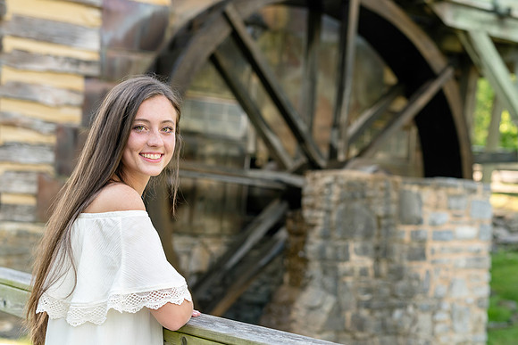 2018_Maddy_Senior-85.jpg