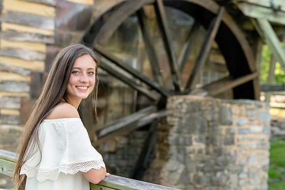 2018_Maddy_Senior-86.jpg