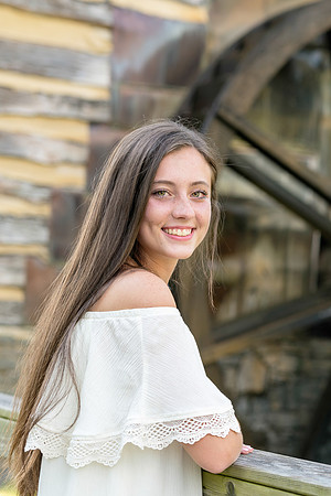 2018_Maddy_Senior-88.jpg