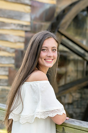 2018_Maddy_Senior-89.jpg