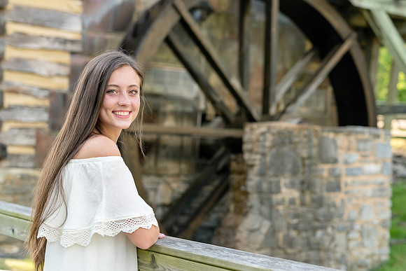 2018_Maddy_Senior-90.jpg