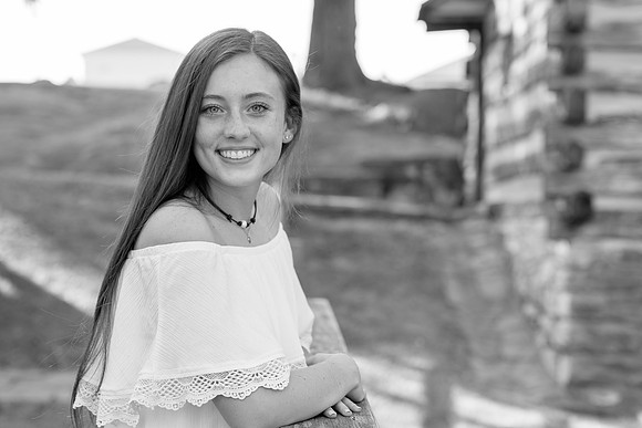 2018_Maddy_Senior-93-2.jpg